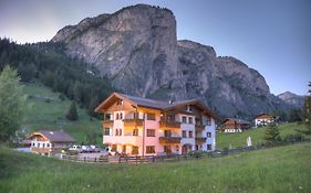 Garni Hotel Iris